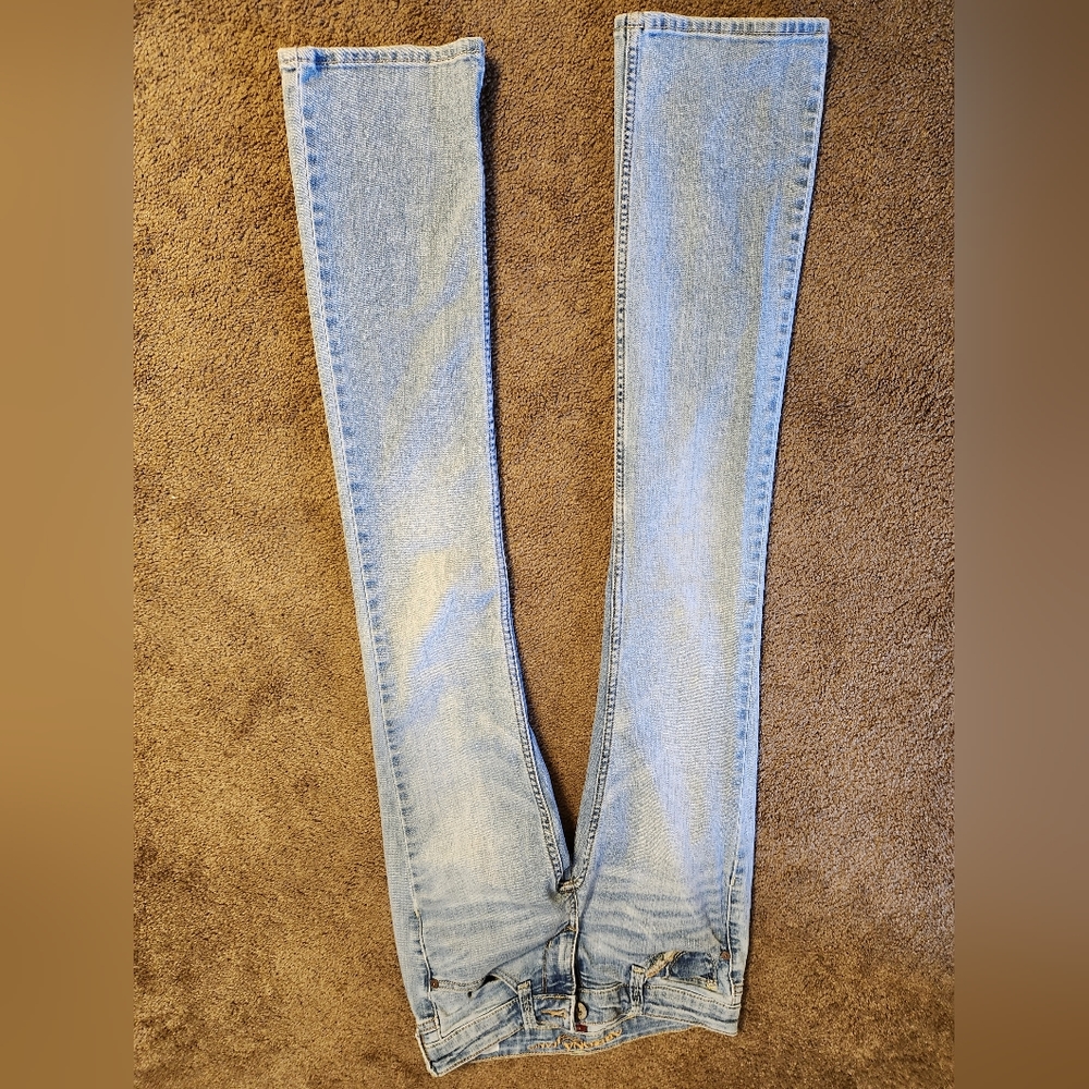 Arizona light blue jeans. Bootcut.